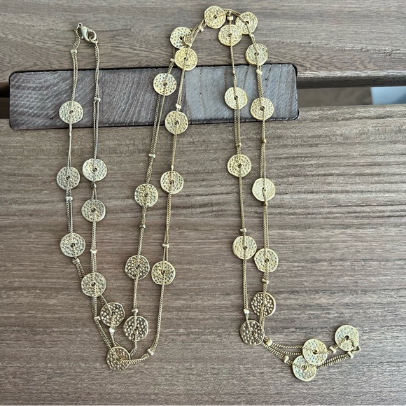 BANANA REPUBLIC • Long Gold Plated Hammered Disc Necklace - Picture 8 of 11